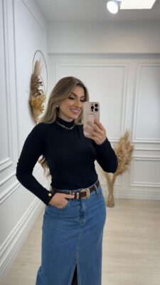 Nicole - Image 6