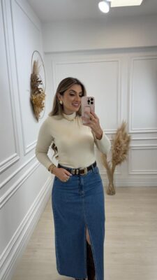 Nicole - Image 11